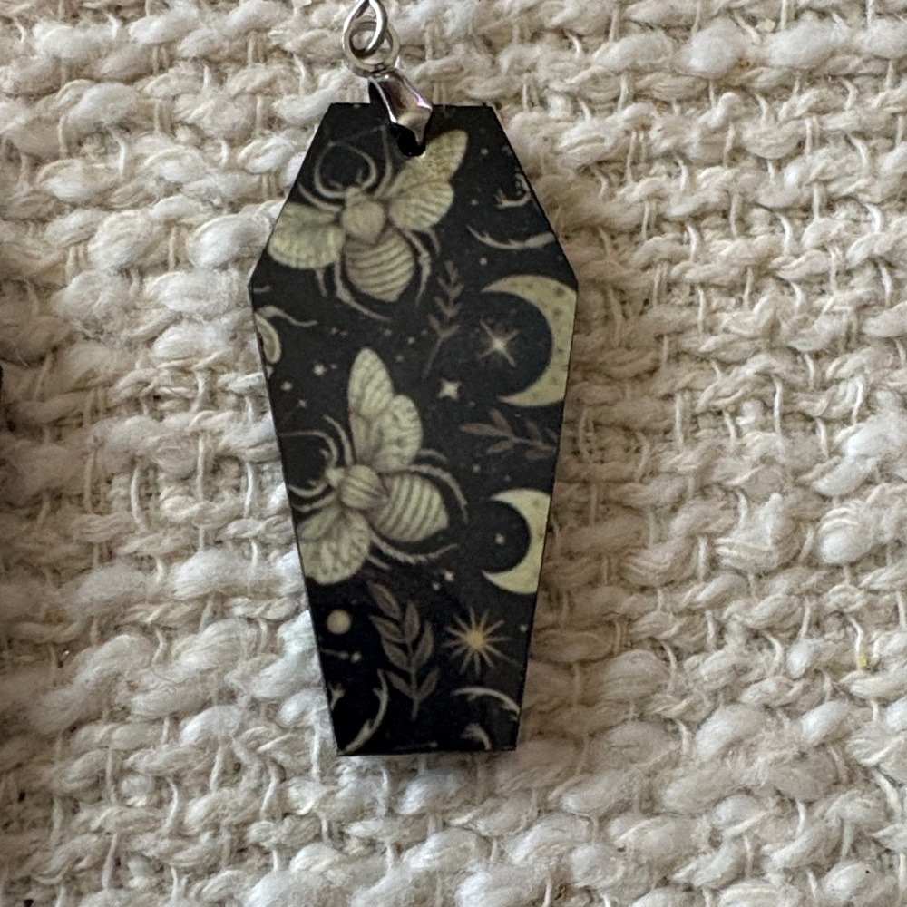 Moth earrings - Picture 3 of 6